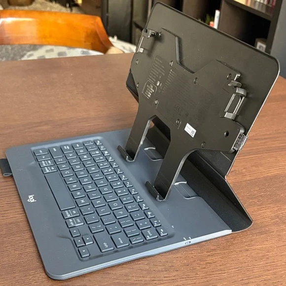 Logitech - Gray Keyboard Folio - Picture 4 of 7